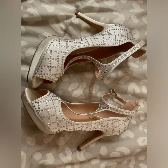 Dream Pair Heals - Picture 3 of 3